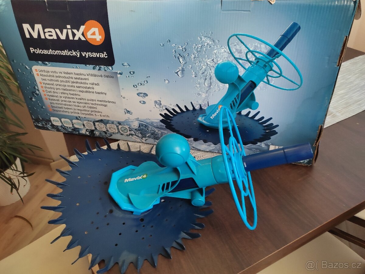 Poloautomatický vysavač bazénu Mavix 4