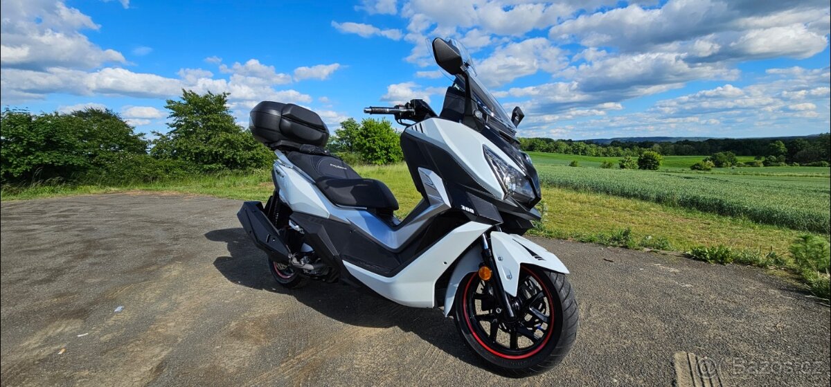 Sym Cruisym 300 Top stav.
