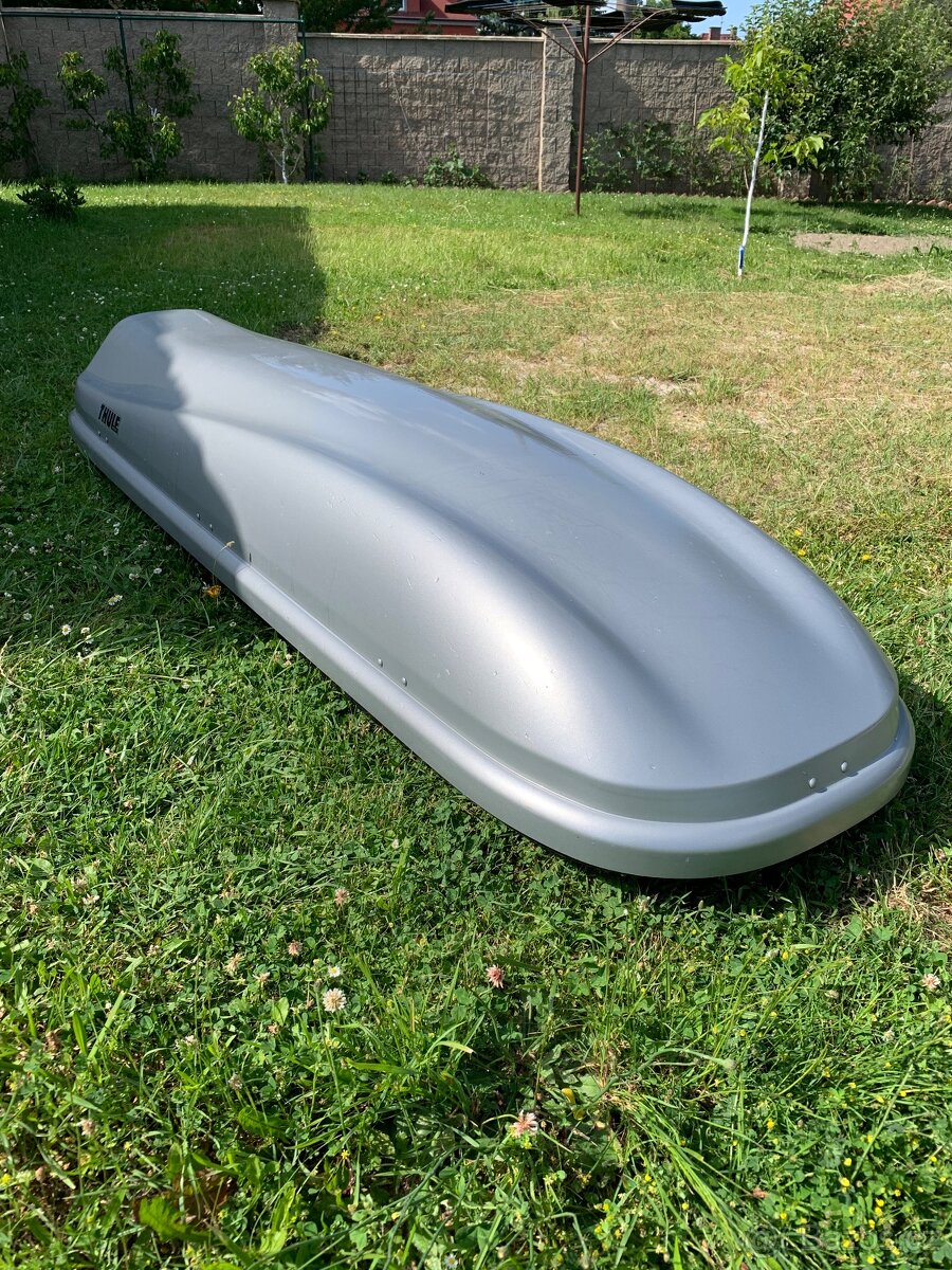 Střešní rakev Thule