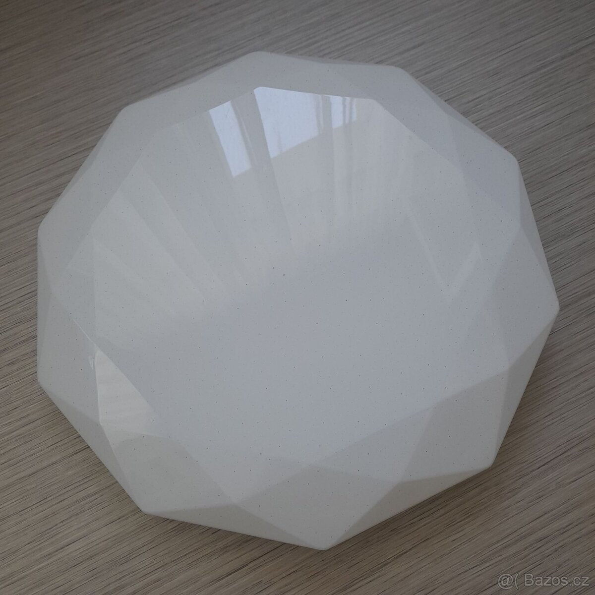 Stropní bílý plastový LED lustr Ecolite