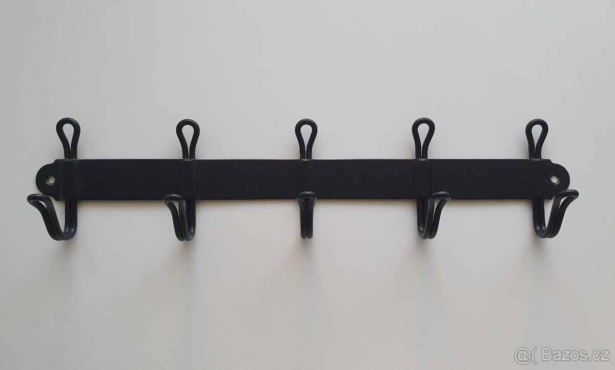 Věšák na zeď nebo dveře