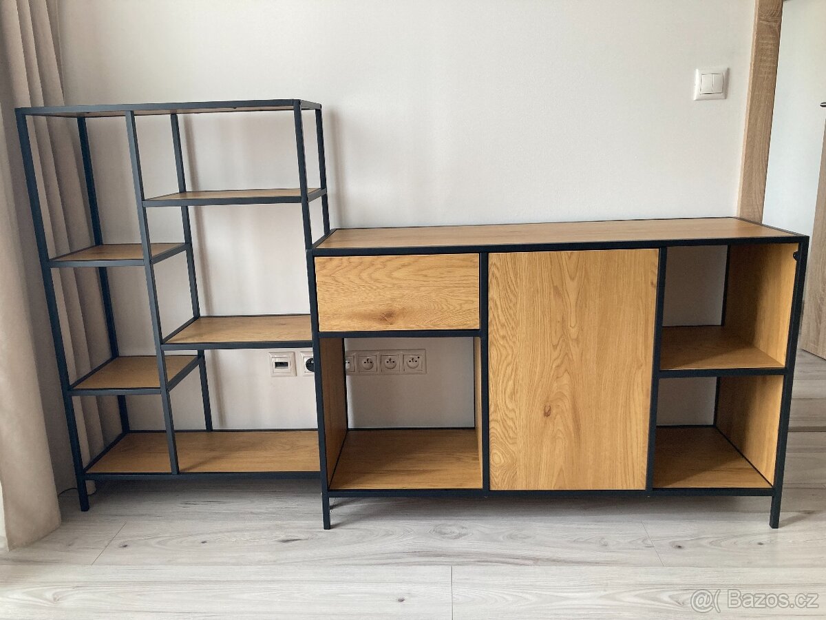 Regál a knihovna TRAPPEDAL