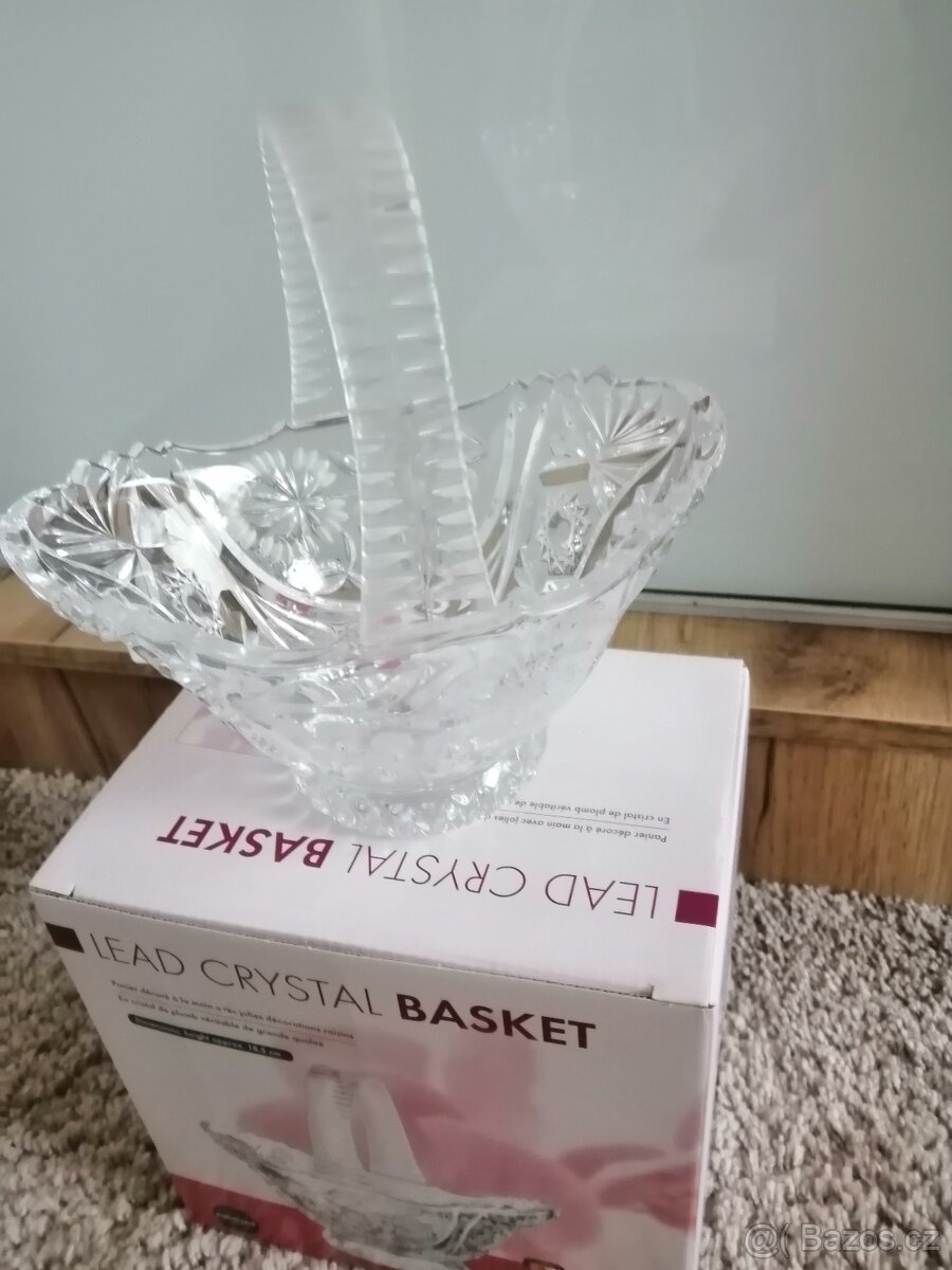 KOŠÍČEK Z KŘIŠŤÁLU.