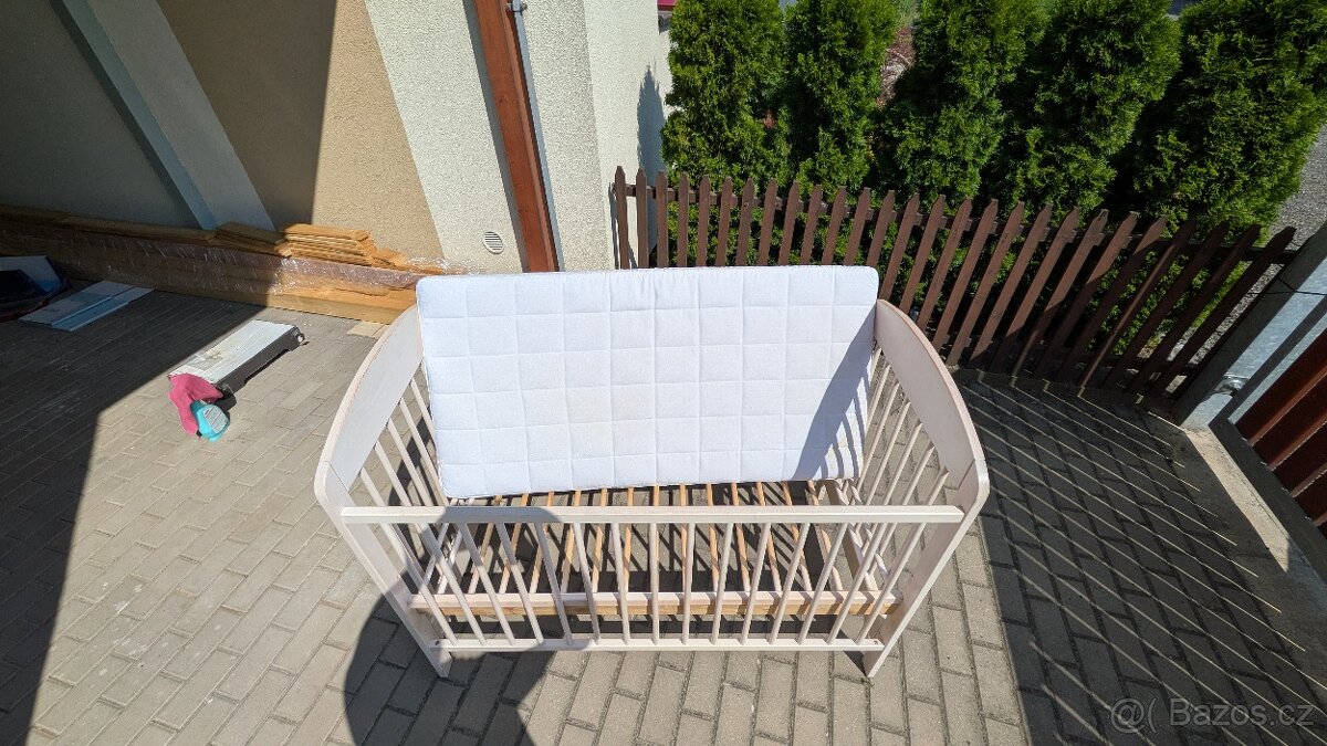 Dětská postýlka 120x60 cm