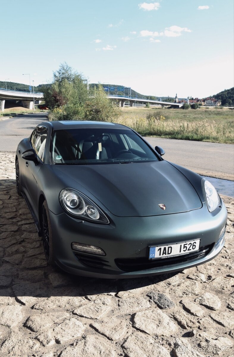 Porsche Panamera 4S 4.8 V8