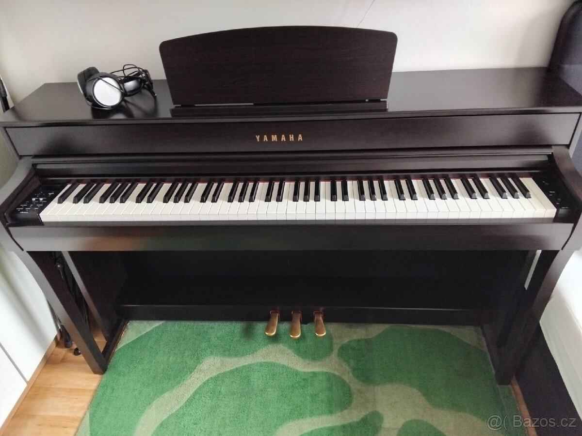 Digitální piano Yamaha Clavinova CLP 735