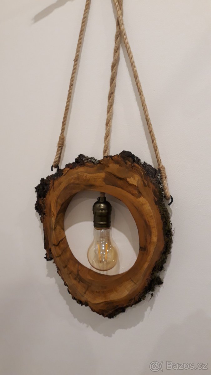 Světlo (lustr, lampa )