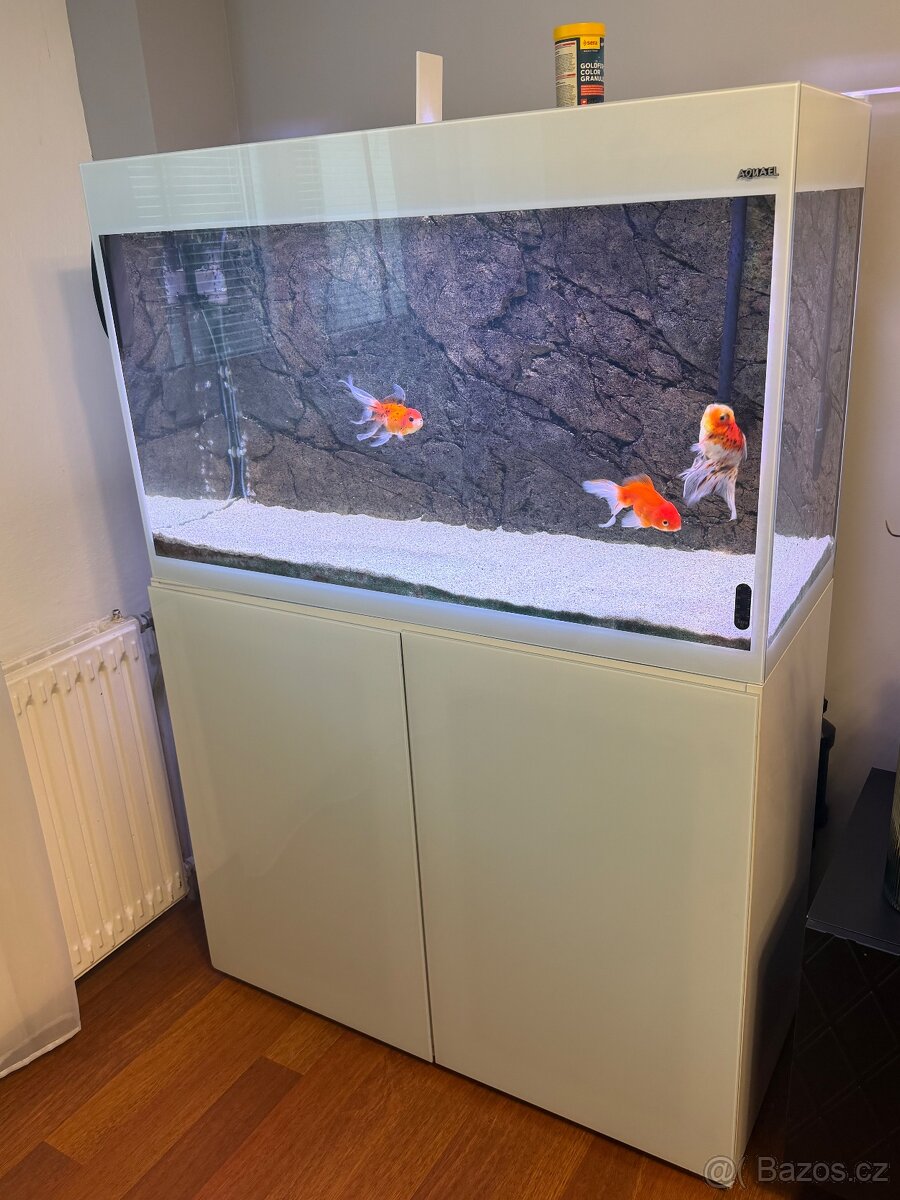 Prodám komplet akvárko 200L s3d pozadi plus stolek