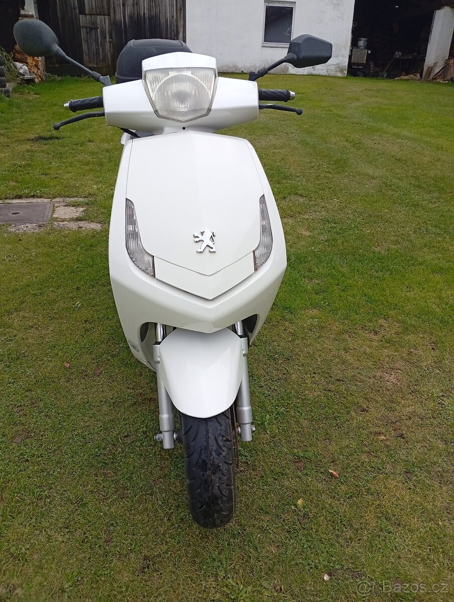 Skútr Peugeot vivacity 125