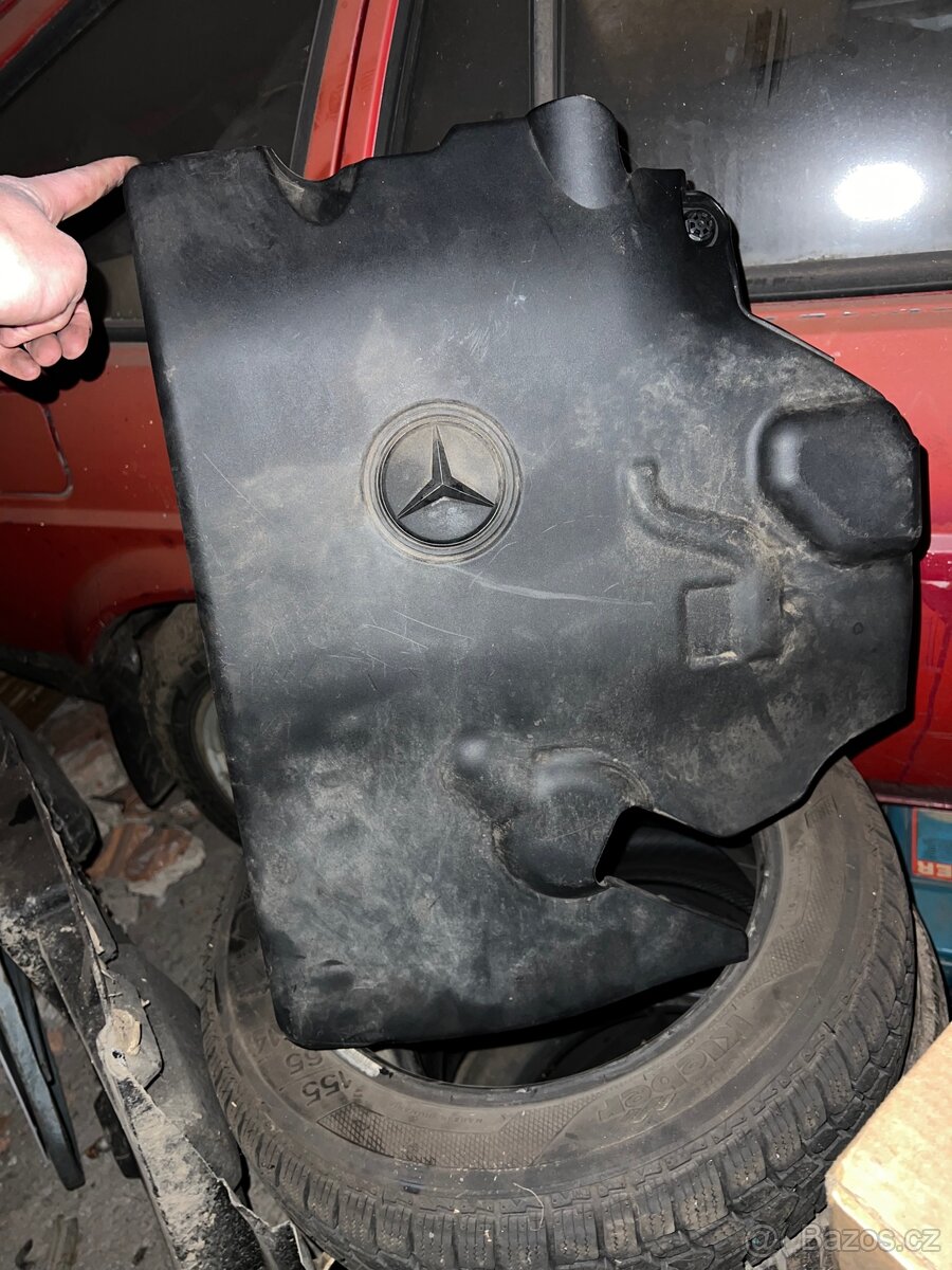 Mercedes sprinter kryt motoru W906