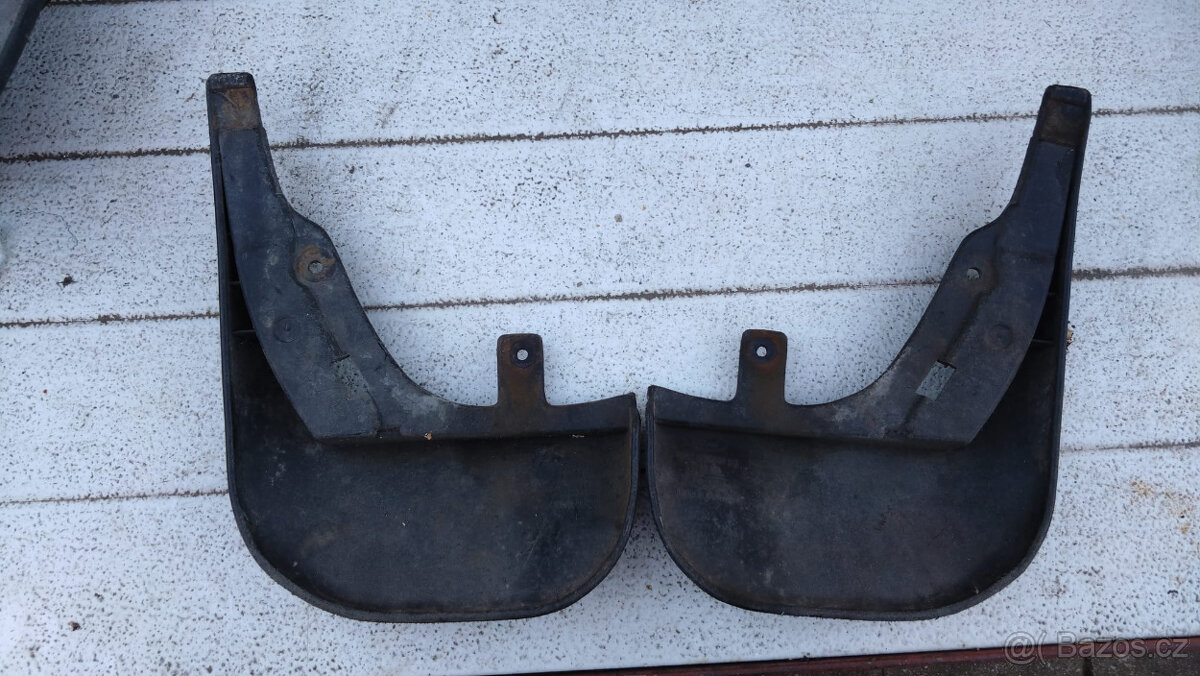 Ford Focus Mk1 zástěrky zadní - kombi