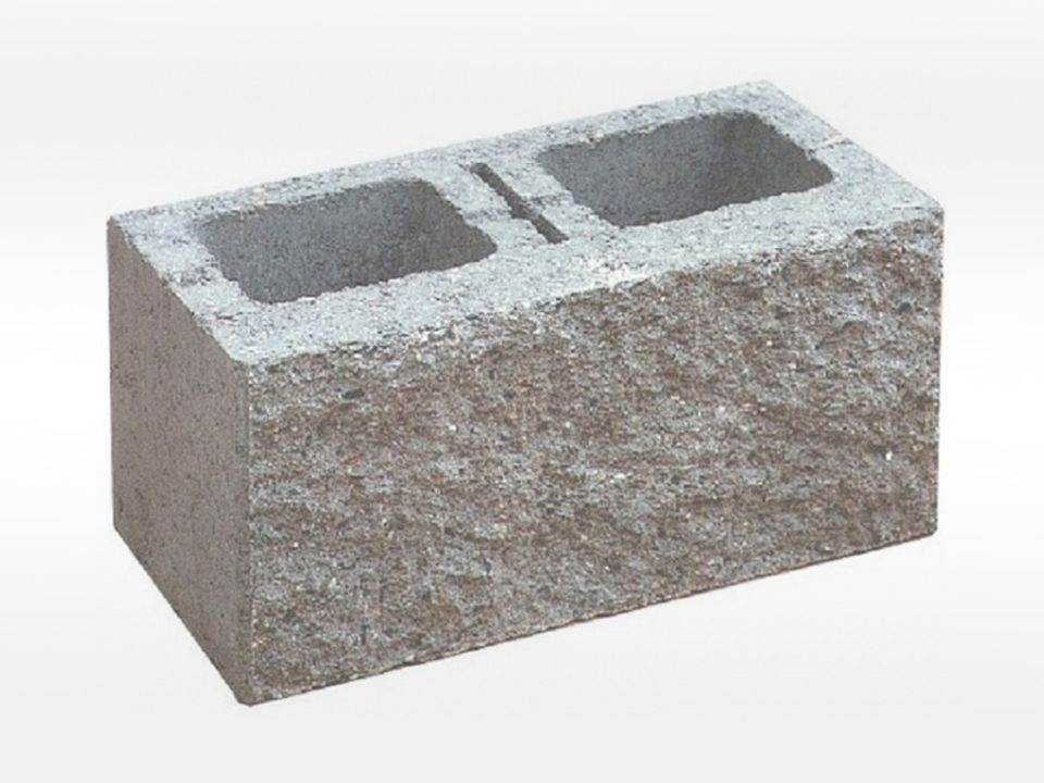 Plotové tvarovky oboustranně štípané, přírodní