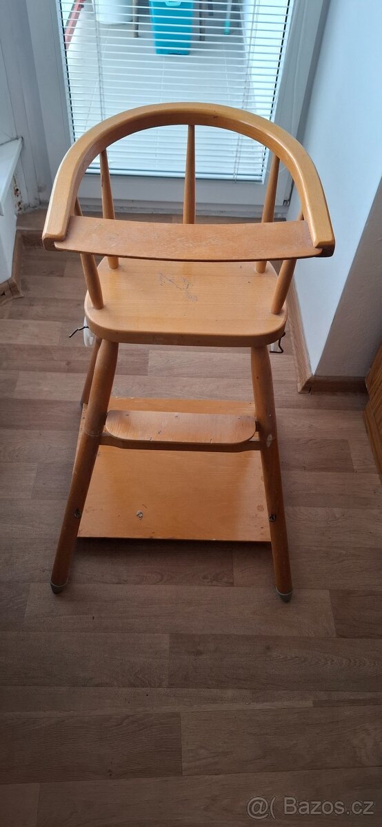 Rozkládací dětská židlička