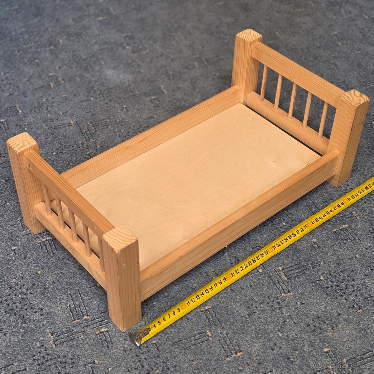 Postýlka pro panenky dřevěná