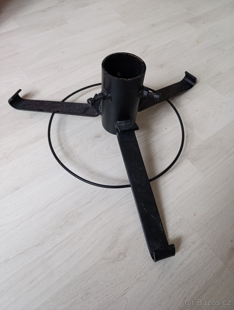 Stojan na vánoční stromek