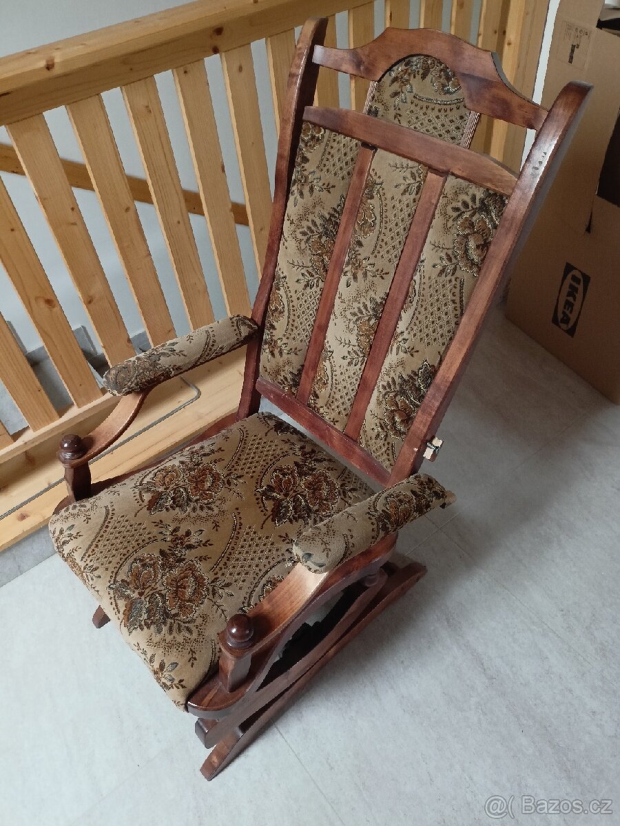 Houpací křeslo - poškozené