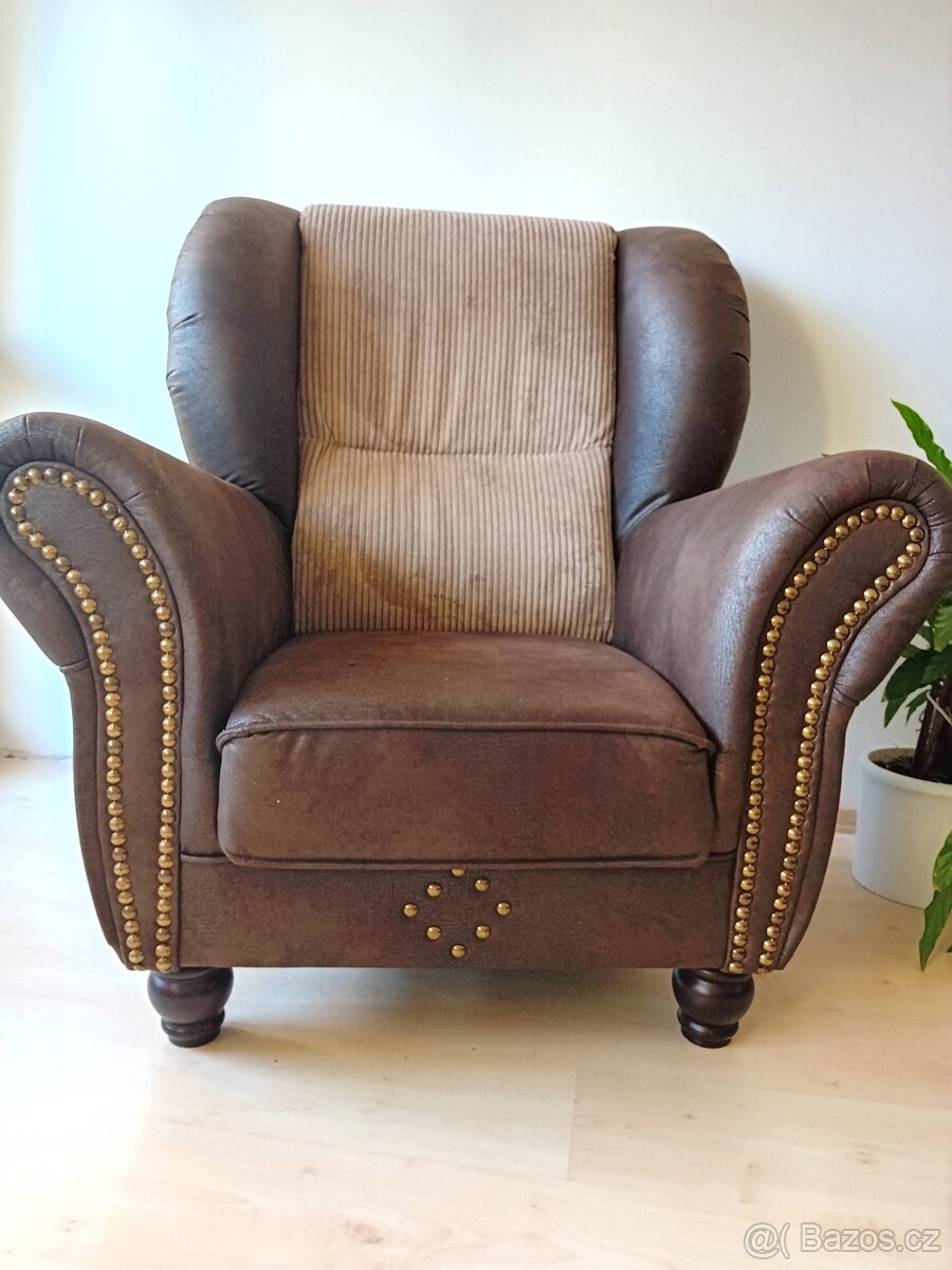 Kreslo ušák Carlos