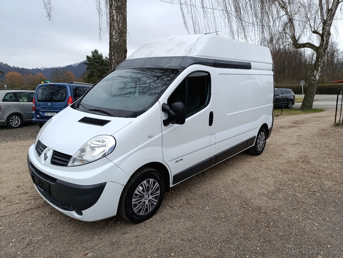Renault Trafic Vivaro 2.0 DCi L2H2 tažné klima