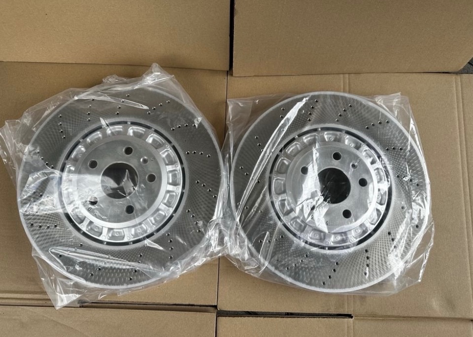 Přední kotouče RSQ3 RS3 8Y 374mm originál