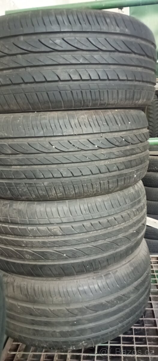 Pneu 225/50R16