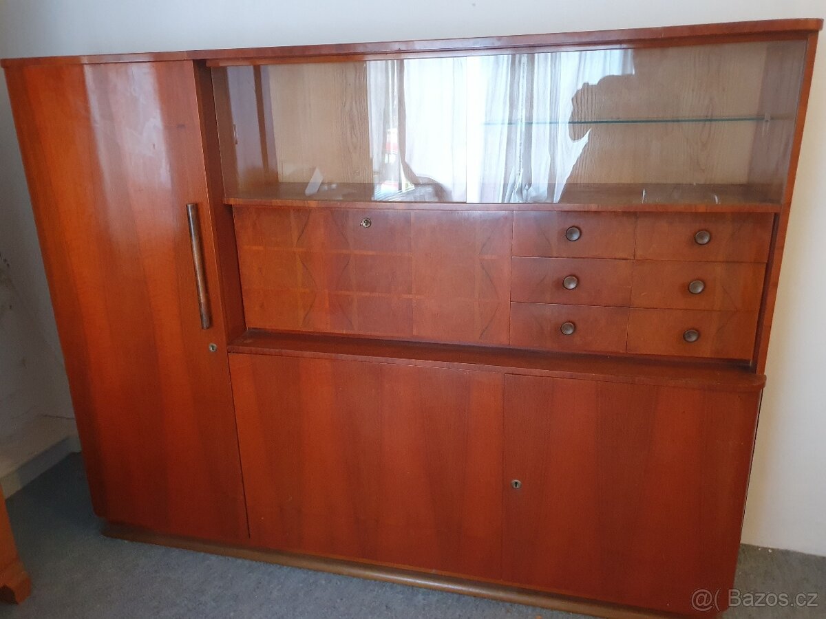 Starožitný sekretář / obývací stěna, 50. léta