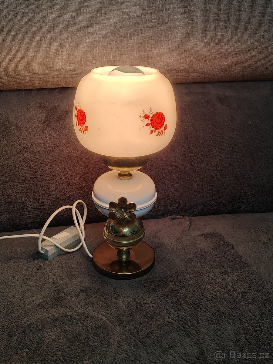Retro stolní lampička