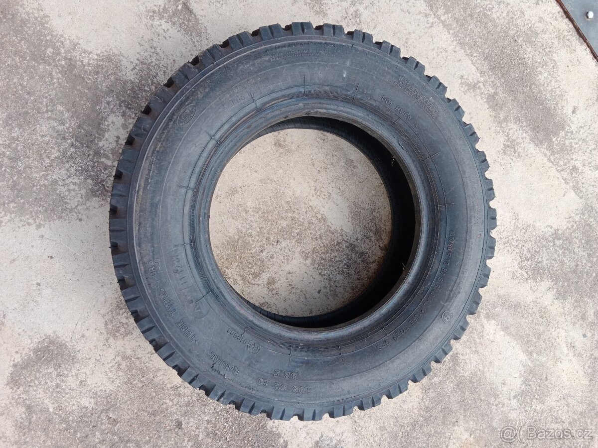 Pneu 165 SR 13