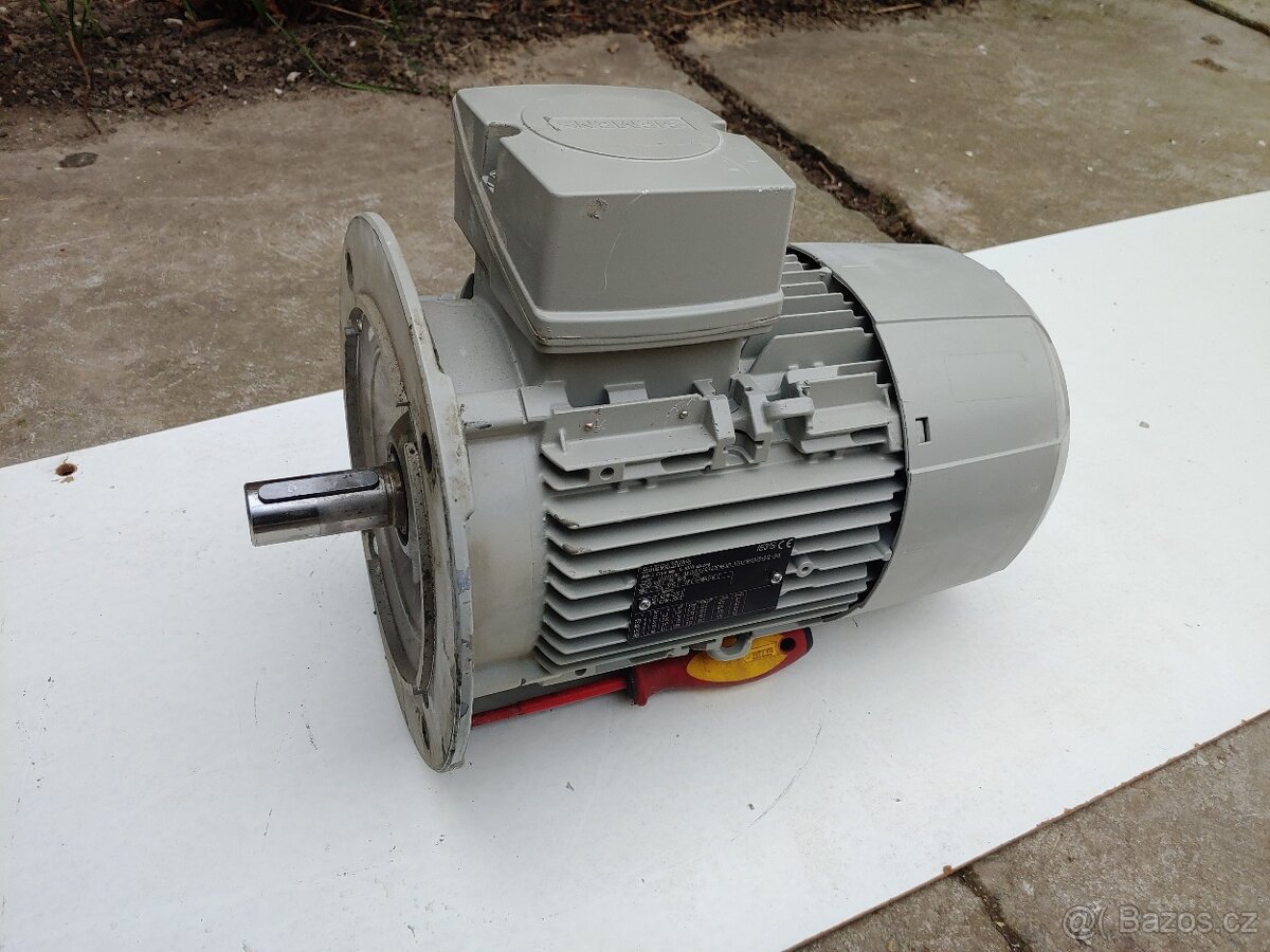 Přírubový elektromotor 1,5kW; 970ot.