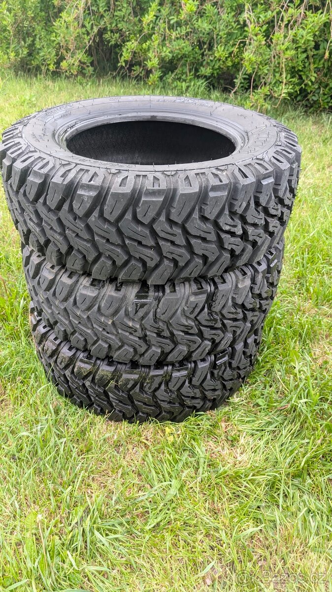 Offroad pneu 235/65-17 Viper STT