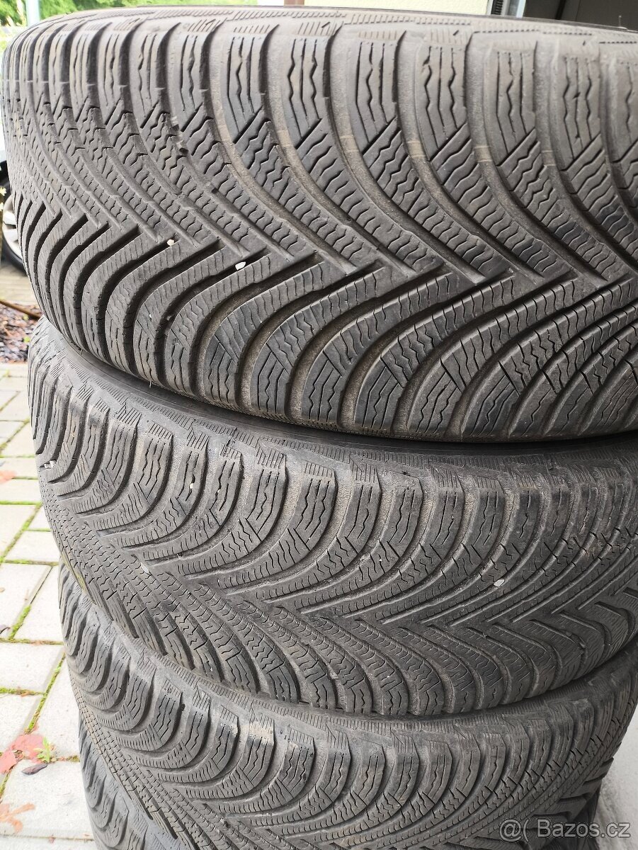 Prodám zimní pneu s disky 205/55 R16 Alpin 5