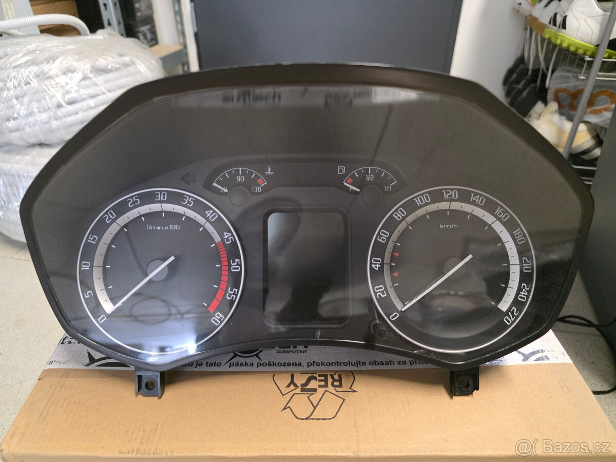 Octavia 2 RS maxidot budíky