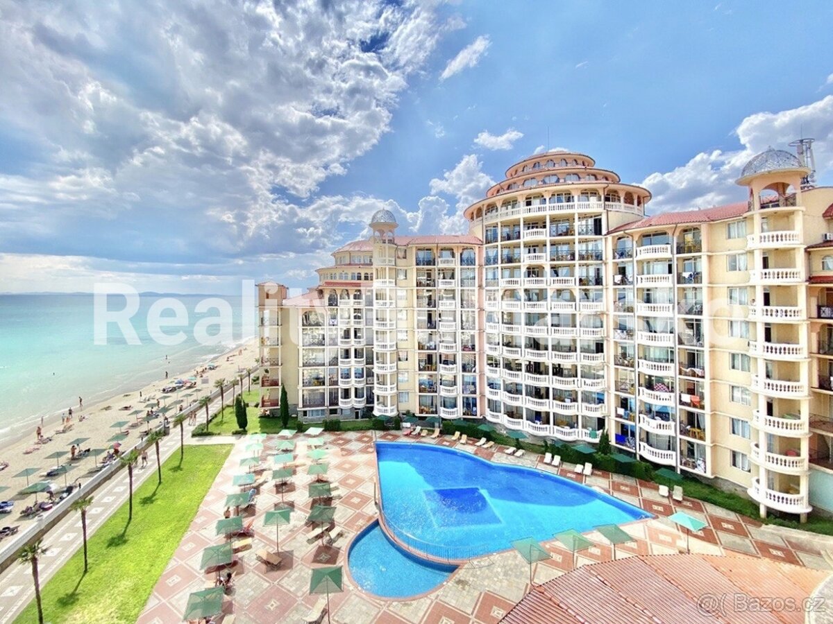 Prostorný apartmán 2+kk s výhledem na moře a hory – Elenite