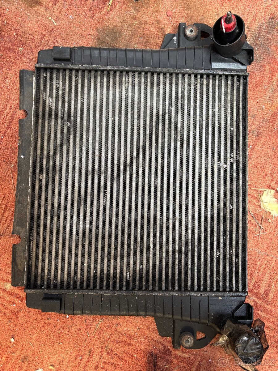 Jeep Cherokee 2,8 diesel chladiče
