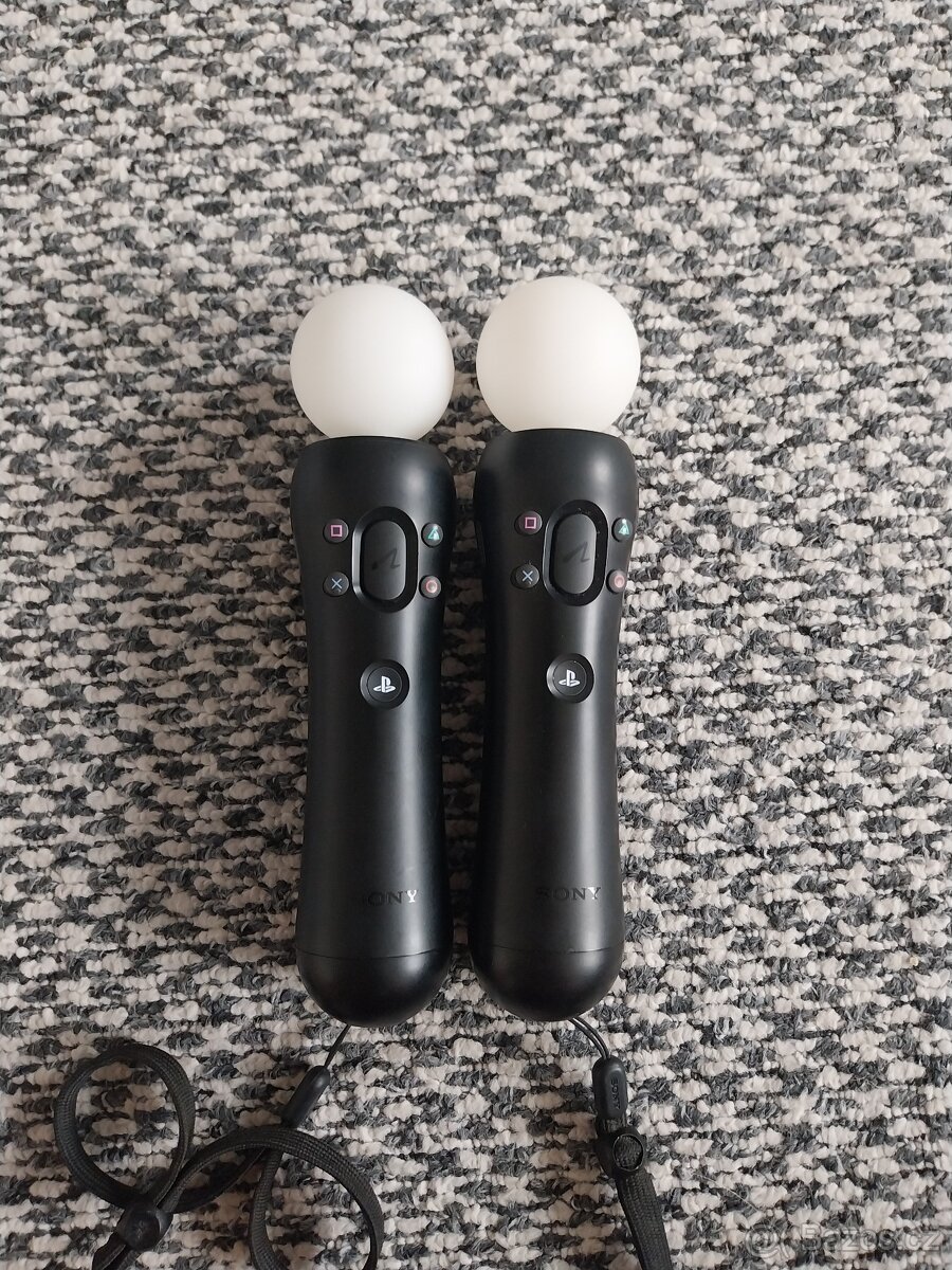 2 ovladače k playstation VR 1