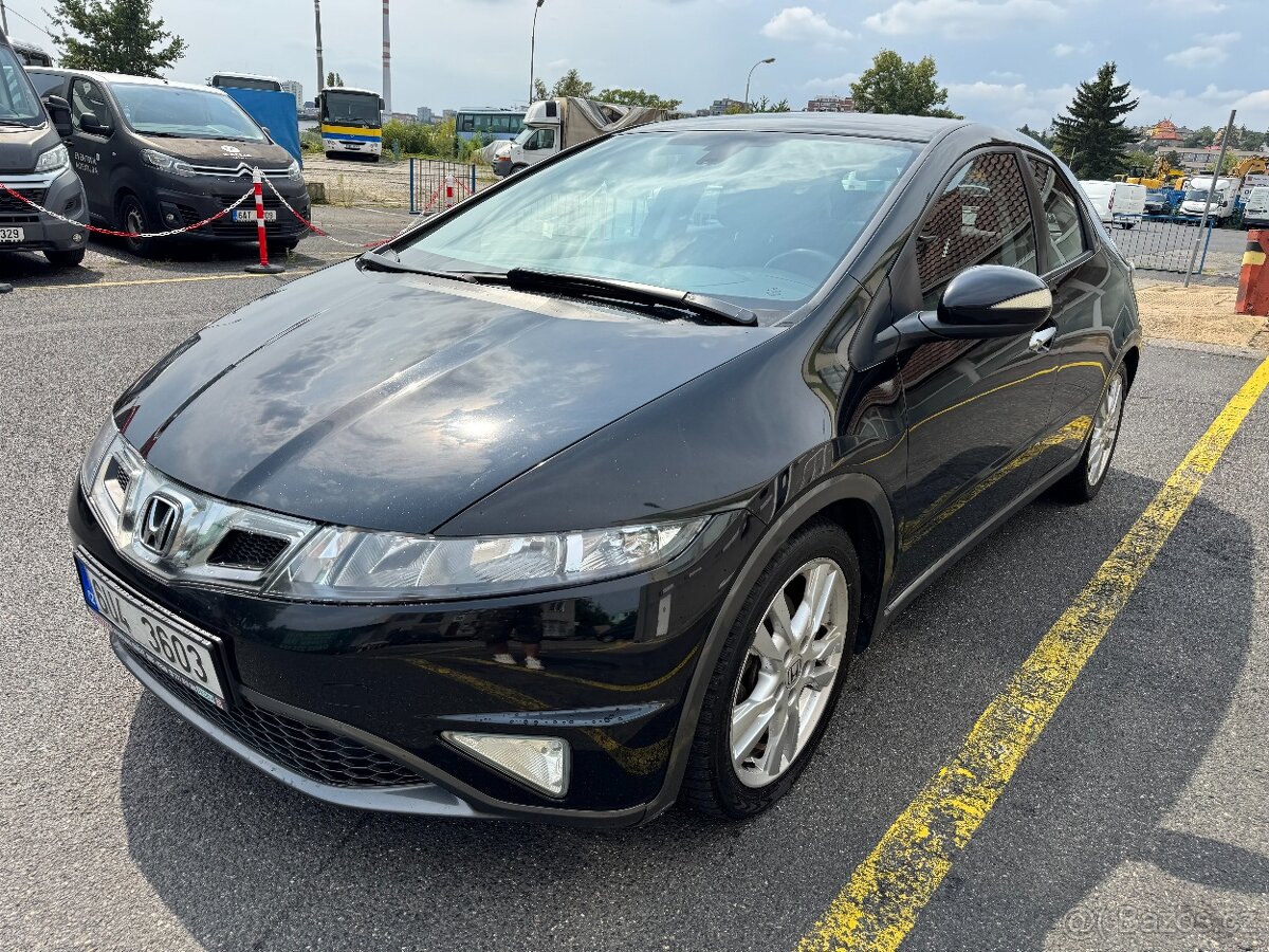 Honda Civic 8G FK2 1.8i VTEC 2011 manuál