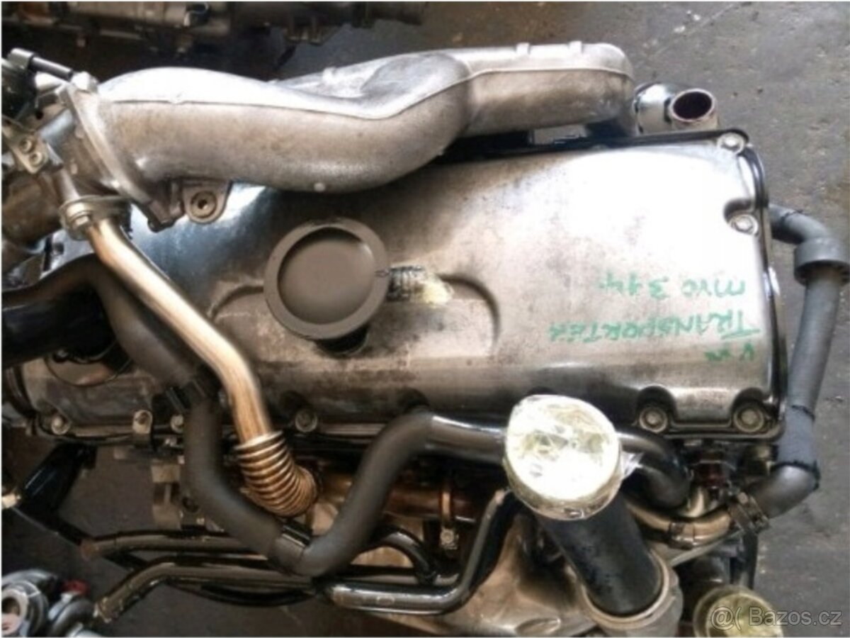 Kompletni motor VW Transporter T5 2.5 TDI AXE 03r