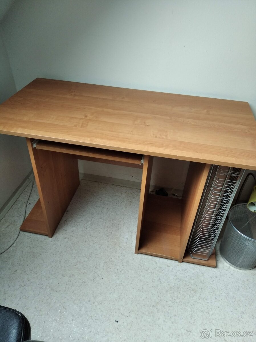 Psací stůl