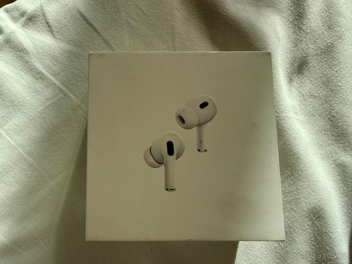 Apple AirPods Pro (2. generace) s MagSafe pouzdrem (USB-C)