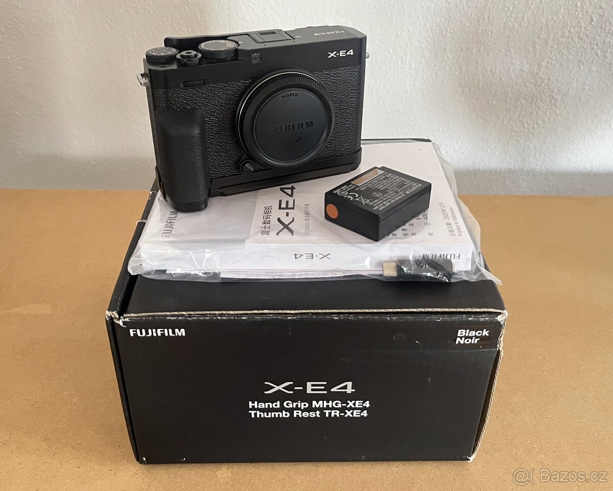 FUJIFILM X-E4