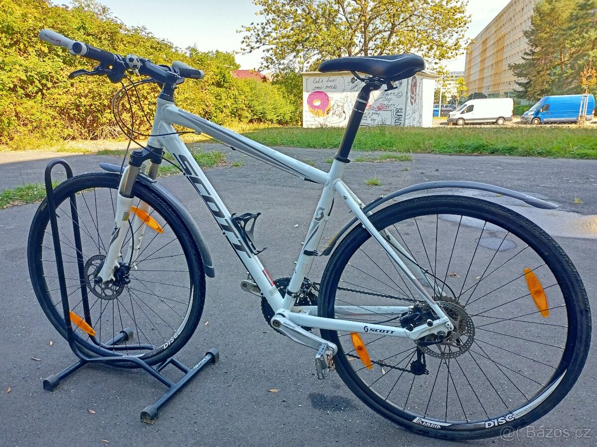 Prodám pěkné trekingové kolo