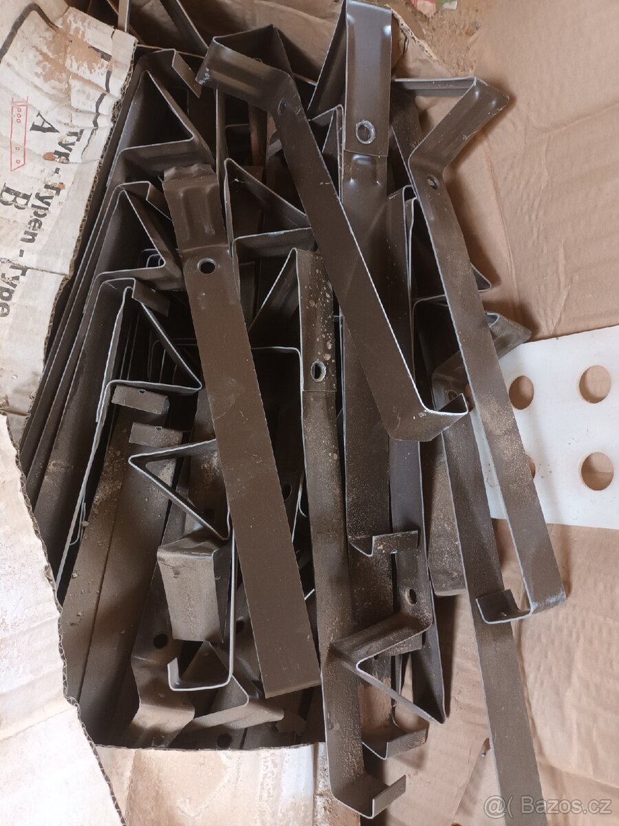 Protisněhové háky hnědé Ral 8017