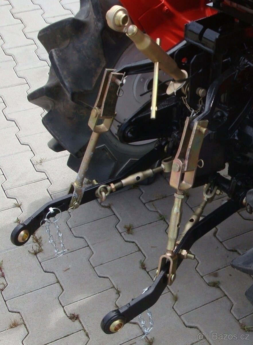 Tříbodový závěs za traktor