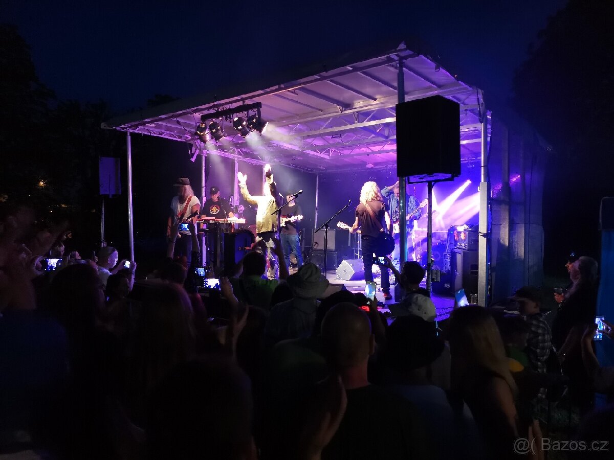 Mobilní pódoim 6x6m, 8x6m pronájem