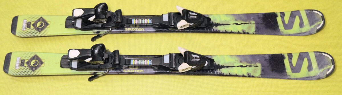 Dětské carvingové lyže Salomon Max Jr 130 cm