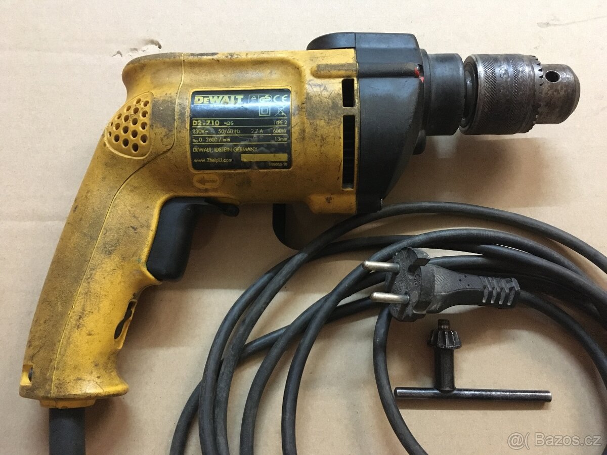 Vŕtačka De WALT D21710