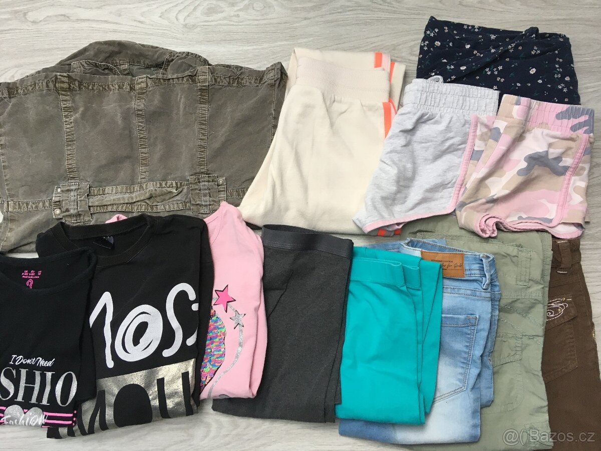 Balík dívčího oblečení vel. 134-152 (2)