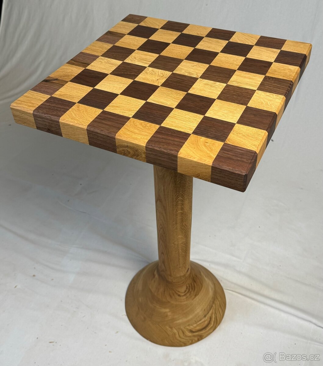 Šachový stolek