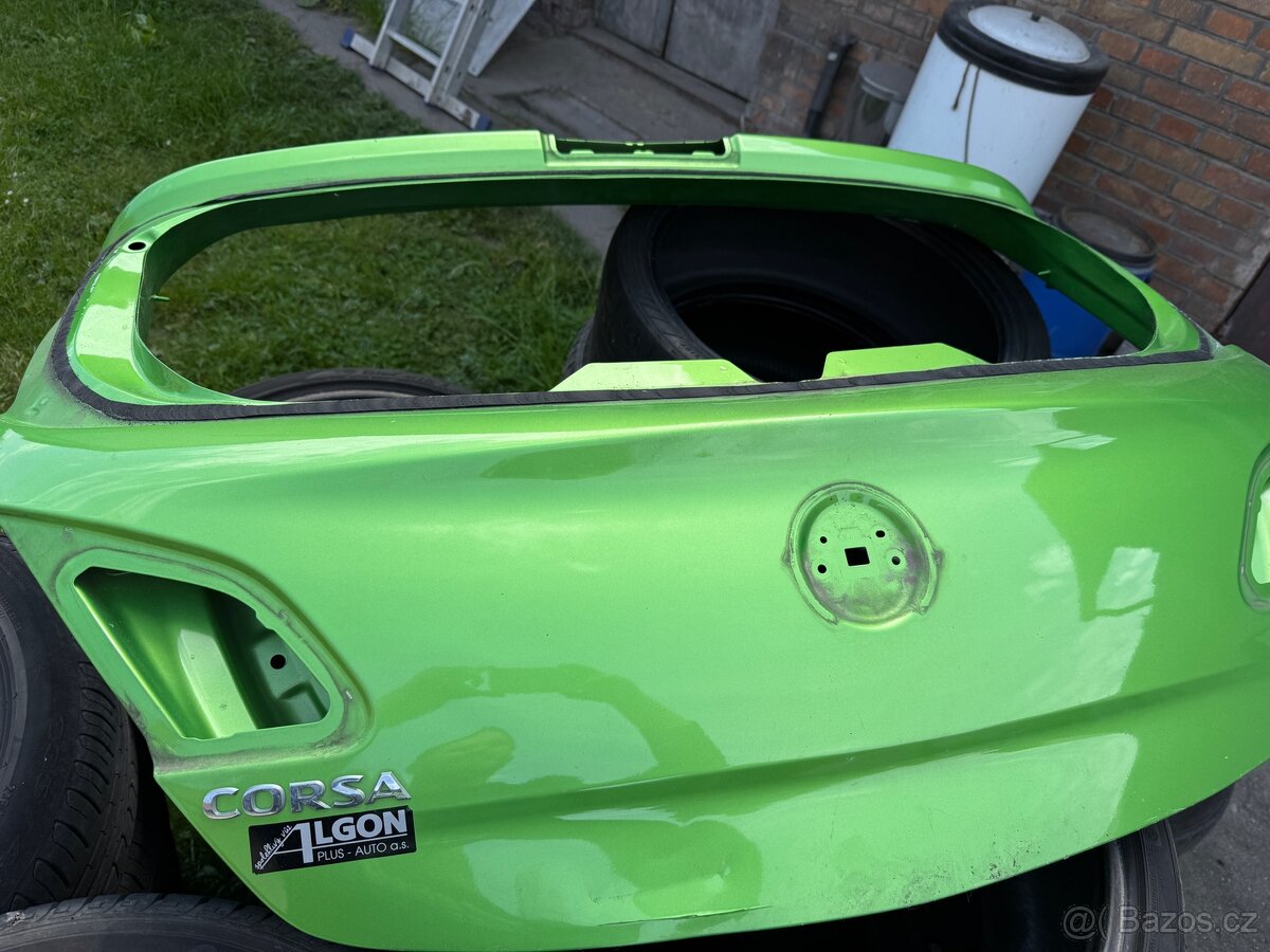 Zadní víko opel Corsa