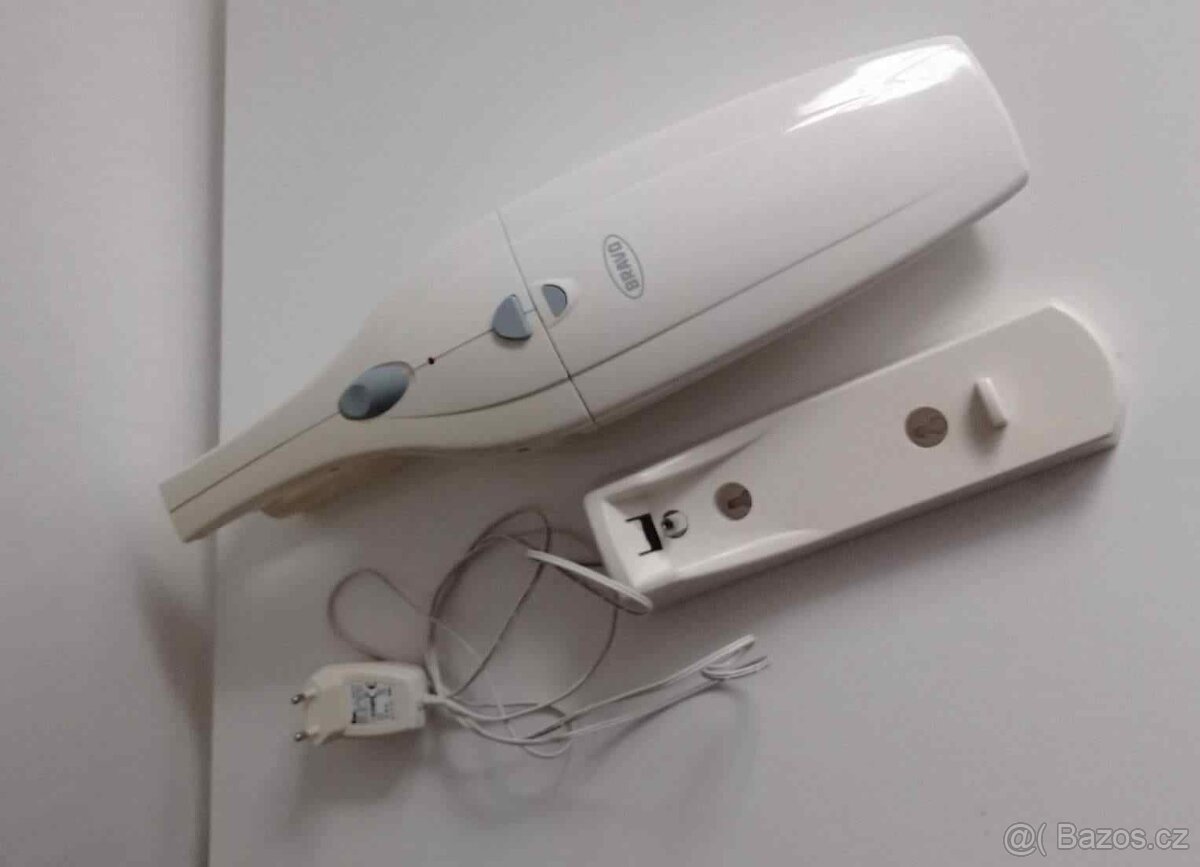 prodám ruční AKU vysavač