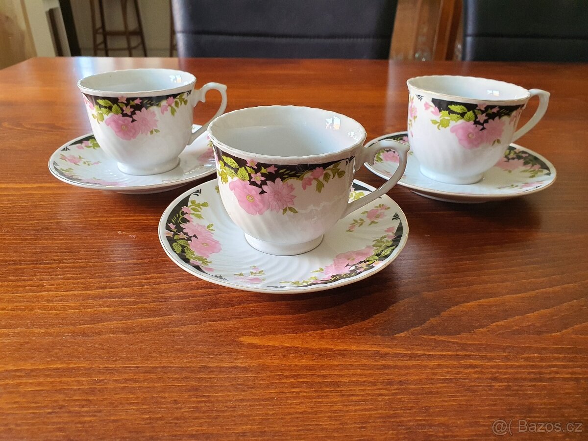 Sada šálků a podšálků